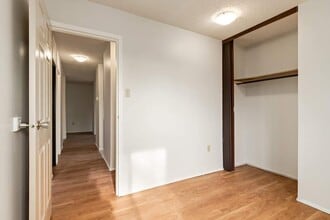 Westwood Apartments in Lethbridge, AB - Building Photo - Building Photo