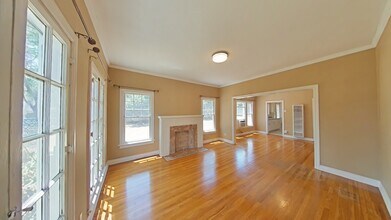 207 W Windsor Rd, Unit 207 in Glendale, CA - Building Photo - Building Photo