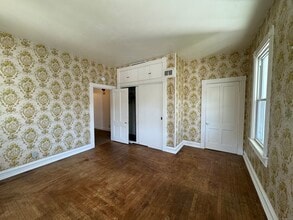 215 Greenwood Ave in Bethel, CT - Foto de edificio - Building Photo