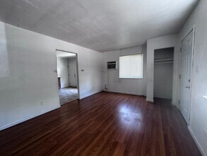 444-444 Harding Ave in Sacramento, CA - Foto de edificio - Building Photo