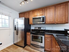 1348 Green Oaks Ln in Charlotte, NC - Building Photo - Building Photo