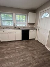 1410 Knob Creek Rd in Johnson City, TN - Building Photo - Building Photo