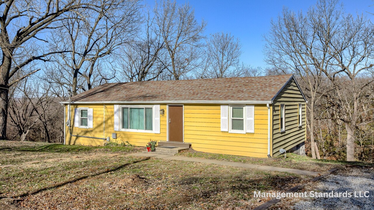 6938 Berry Rd in Kansas City, KS - Building Photo