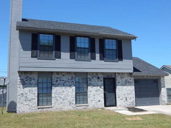 property at 1613 Bobby Lee Dr
