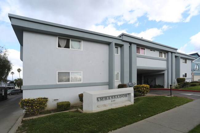 Ambassador Apartments in Santa Maria, CA - Building Photo - Building Photo