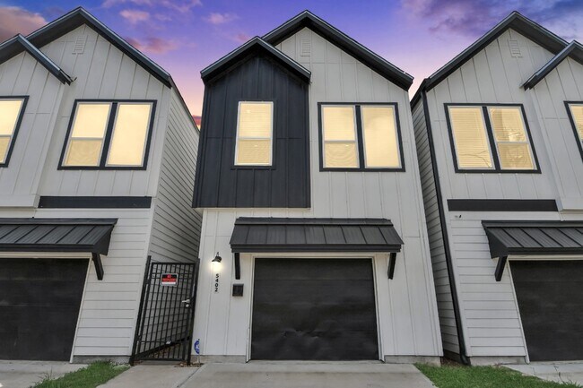 property at 5402 Margarita St