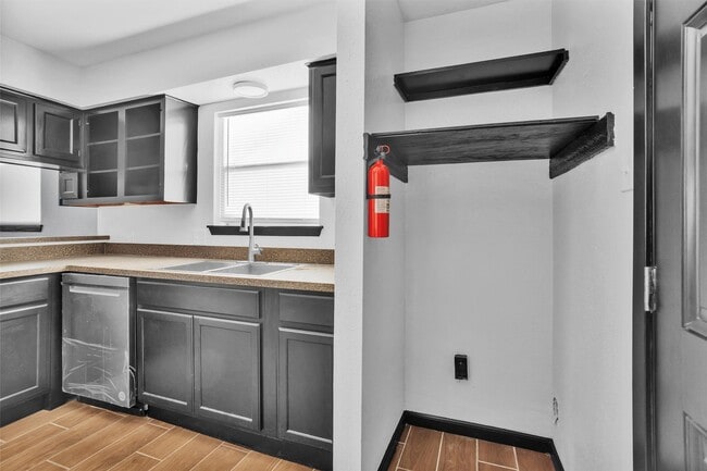 1121 Lovett St in Tomball, TX - Building Photo - Building Photo