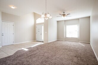 184 Aurelia Ct in Poinciana, FL - Building Photo - Building Photo