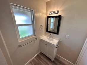 4345 E Brentwood Ave in Fresno, CA - Building Photo - Building Photo
