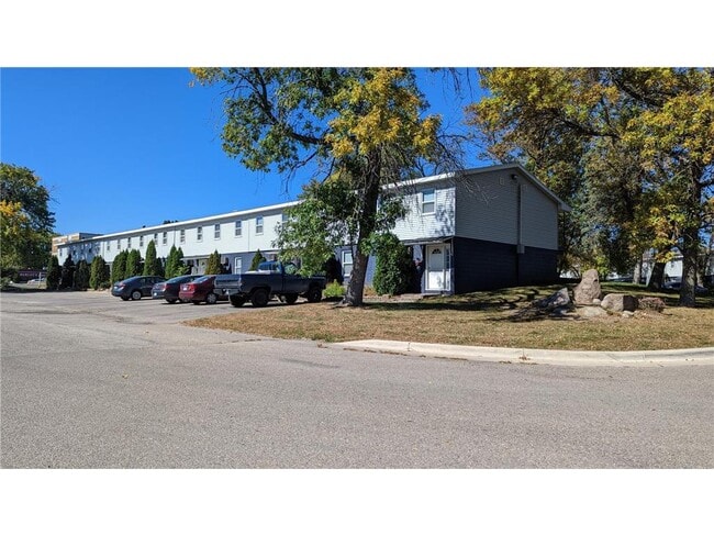 1200 2nd Dr NE in Austin, MN - Building Photo - Building Photo