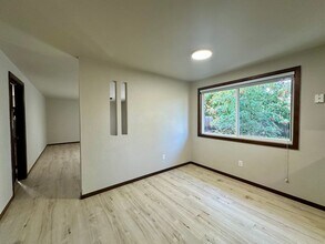 5479 Kalmia Dr NE in Keizer, OR - Building Photo - Building Photo