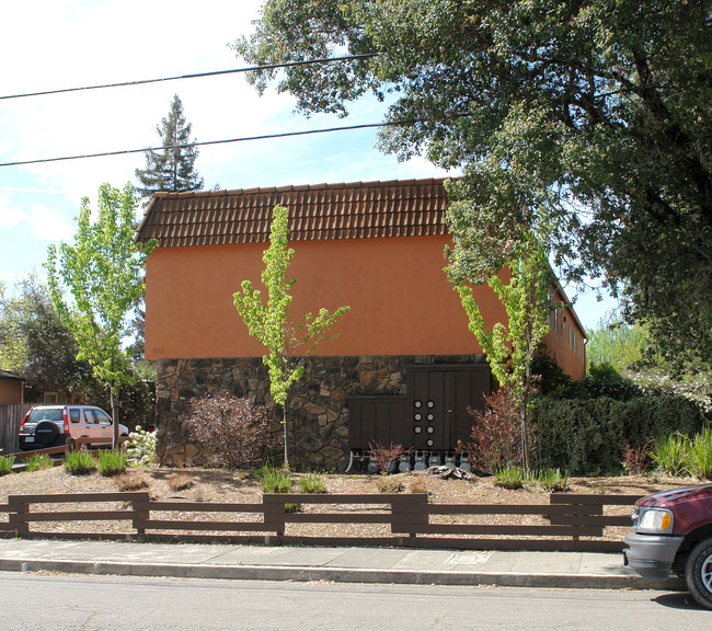 415 1st St in Healdsburg, CA - Building Photo - Building Photo