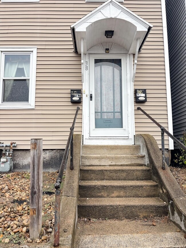 38 Orange St in Manchester, NH - Building Photo - Building Photo