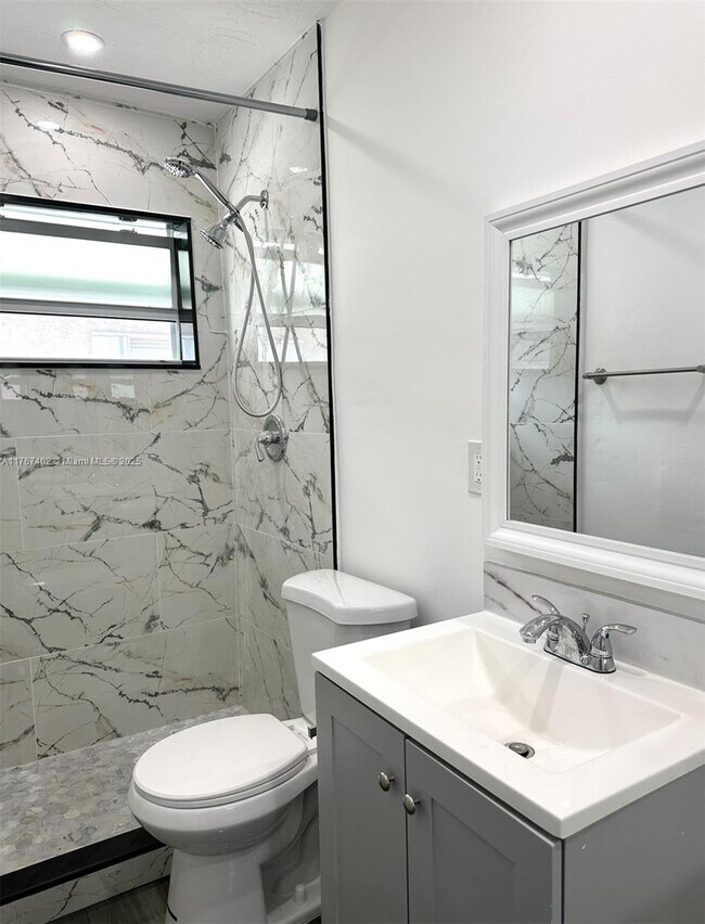 2710 N 72nd Ave-Unit -A in Hollywood, FL - Building Photo - Building Photo