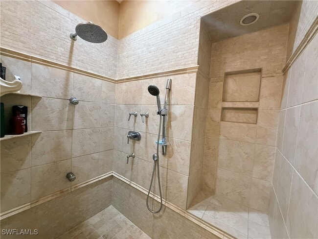 property at 24821 Lakemont Cove Ln