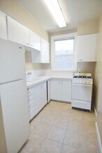 4937 S Corbett Ave in Portland, OR - Building Photo - Building Photo