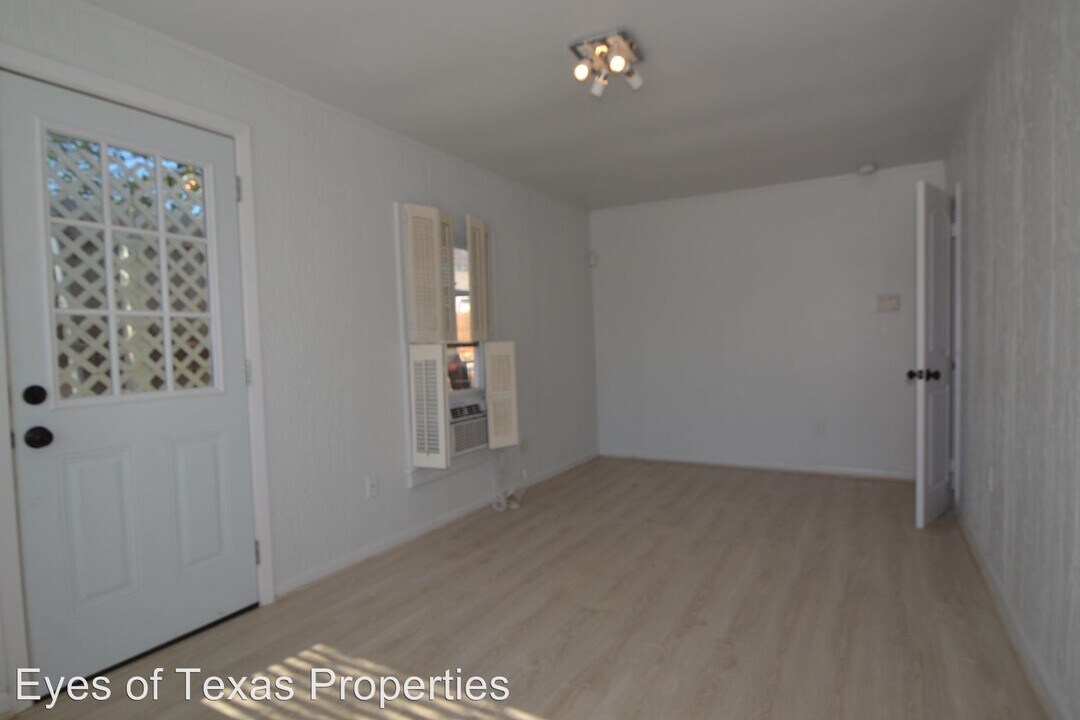 2608 W 8th St in Austin, TX - Building Photo