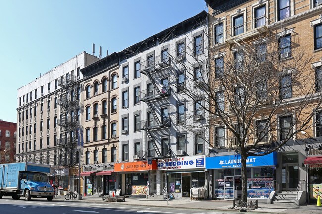 930 Amsterdam Ave in New York, NY - Building Photo - Building Photo