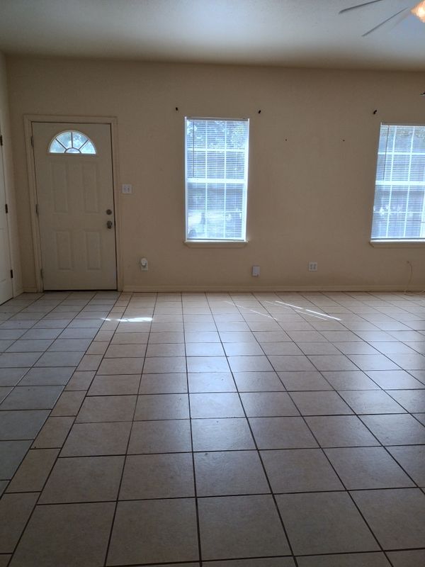 207 Water Point in Bandera, TX - Foto de edificio - Building Photo