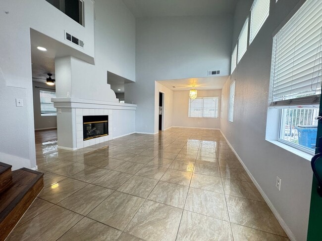 3310 Robin Nest Ct in Las Vegas, NV - Building Photo - Building Photo