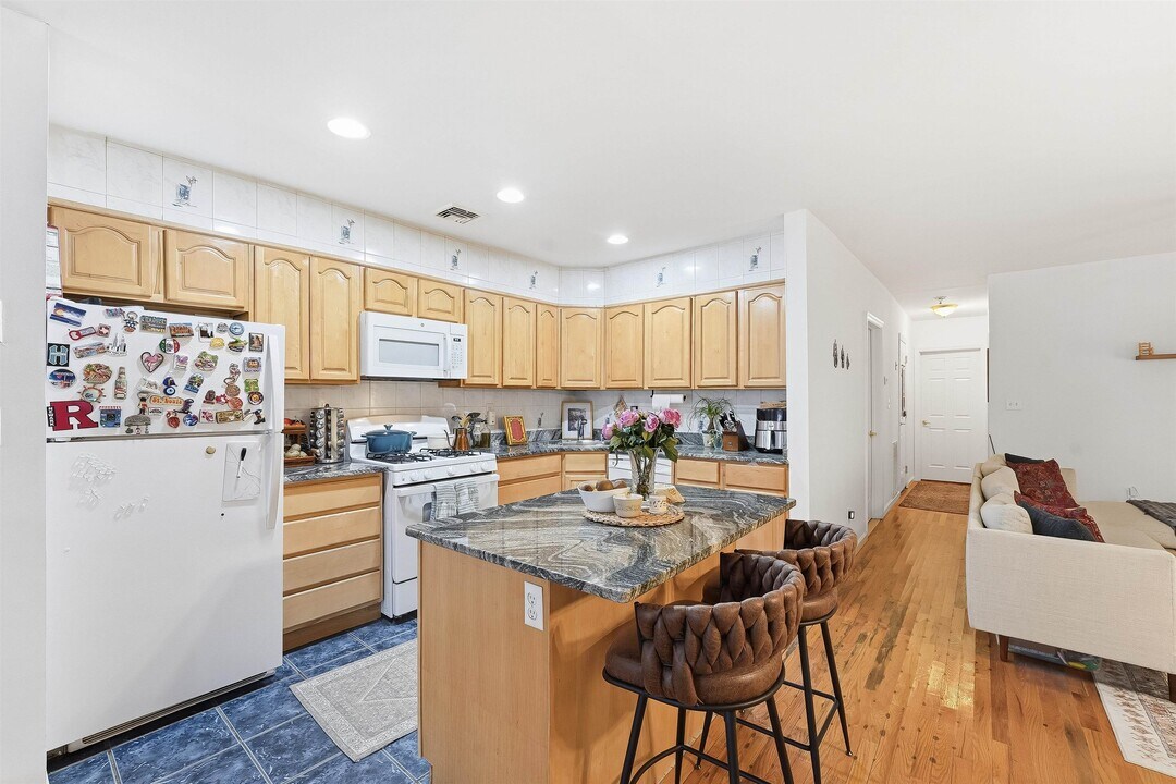 62 Monroe St in Hoboken, NJ - Building Photo