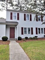 9 Port W Ct in Swansboro, NC - Building Photo