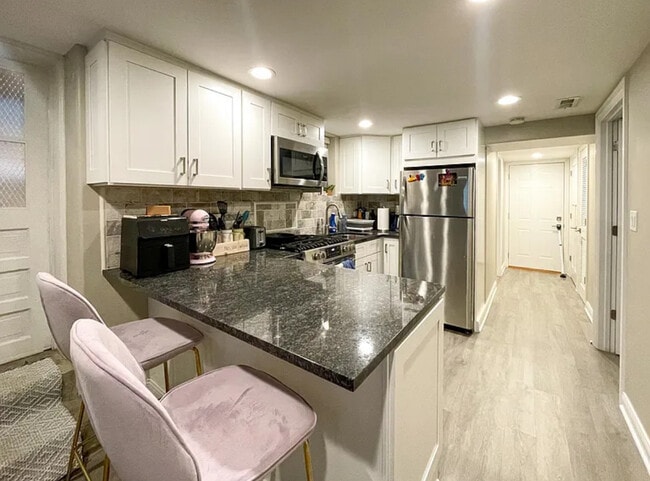 2730 N Wilton Ave, Unit G in Chicago, IL - Foto de edificio - Building Photo