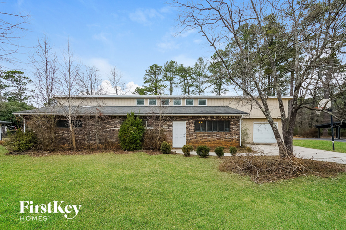 1963 Myrtle Dr in Marietta, GA - Building Photo