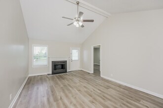 5040 Trailwater Dr in Nashville, TN - Building Photo - Building Photo