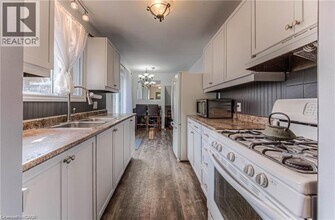 483 Kingscourt Dr in Waterloo, ON - Building Photo - Building Photo