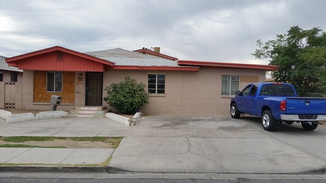 409 W Van Buren Ave in Las Vegas, NV - Building Photo - Building Photo