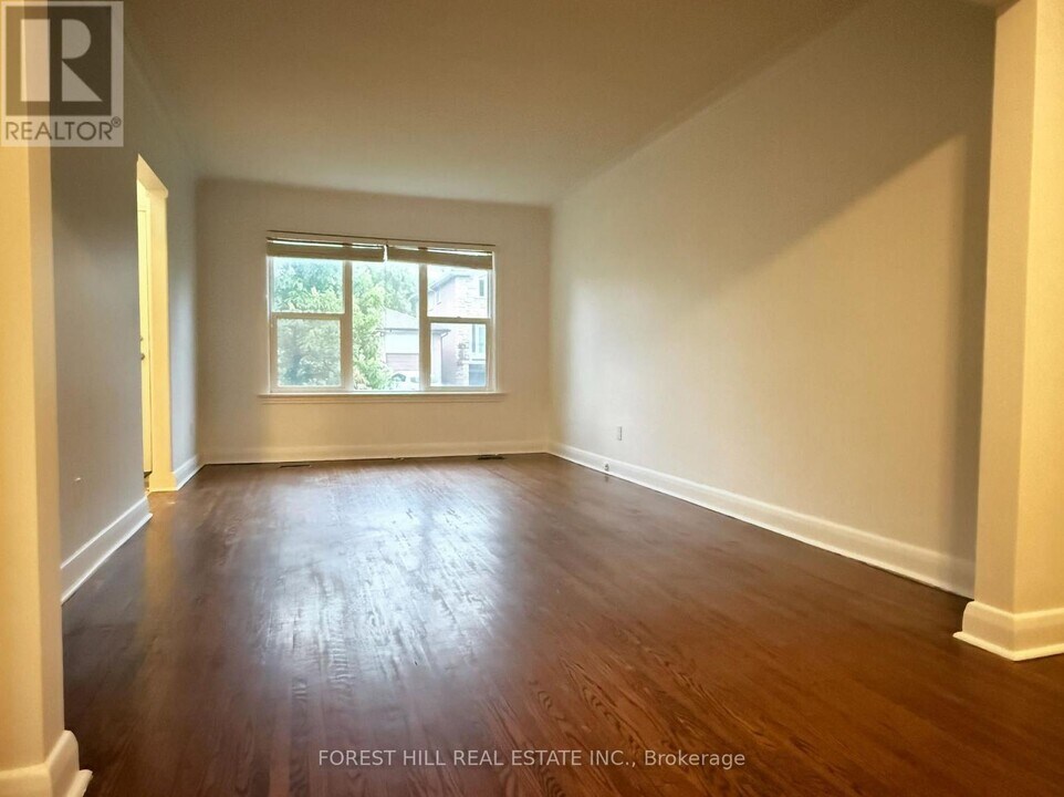 179 Spring Garden Ave in Toronto, ON - Building Photo