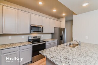 11179 Murrelet Dr in Colorado Springs, CO - Foto de edificio - Building Photo