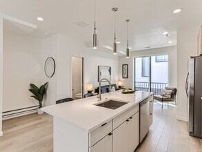 1920 Hooker St, Unit 5 in Denver, CO - Foto de edificio - Building Photo