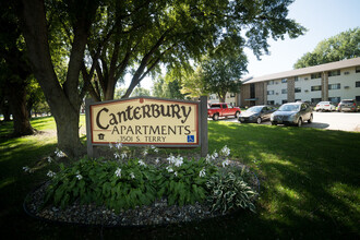 Canterbury Apartments in Sioux Falls, SD - Building Photo - Building Photo