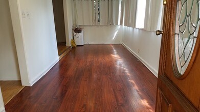 9915 Zitto Ln in Los Angeles, CA - Building Photo - Building Photo