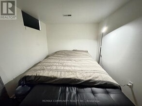 693 Hawley St in Peterborough, ON - Building Photo - Building Photo