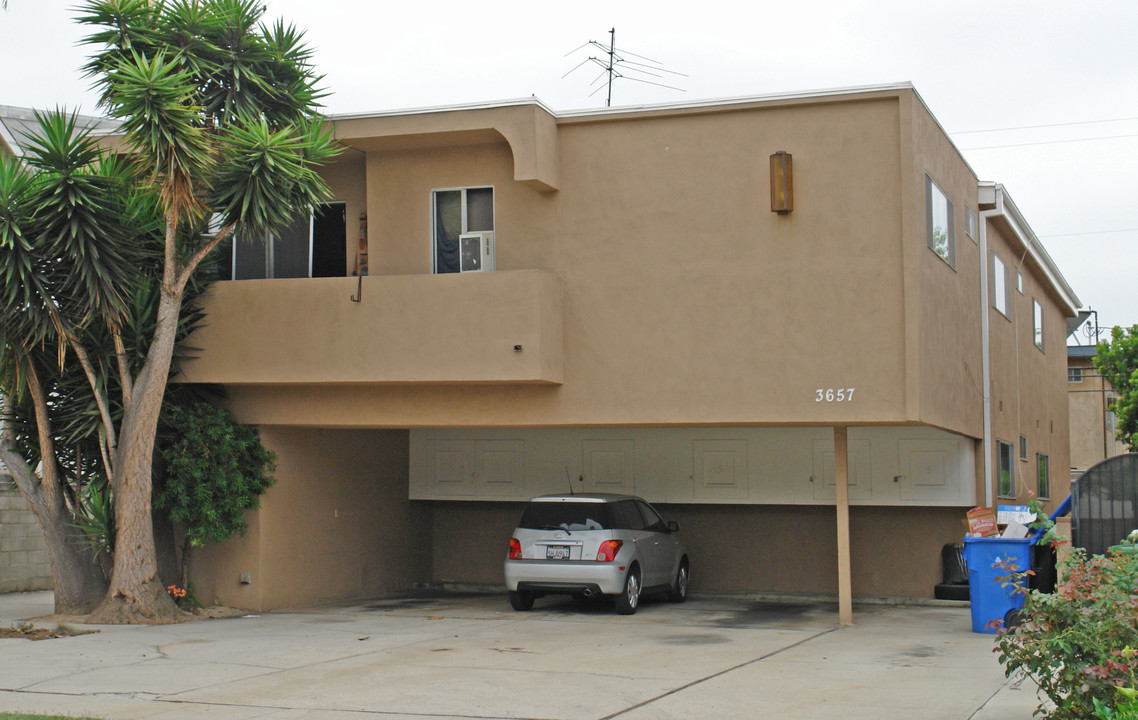 3657 Dunn Dr in Los Angeles, CA - Building Photo