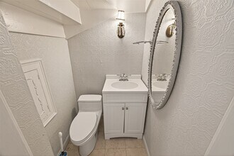 7128 Staffordshire Blvd in Houston, TX - Building Photo - Building Photo