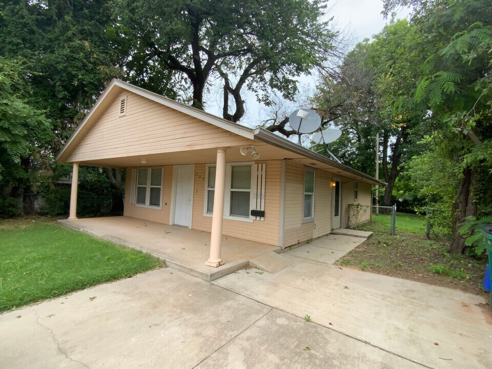 405 SE 22nd St in Oklahoma City, OK - Building Photo