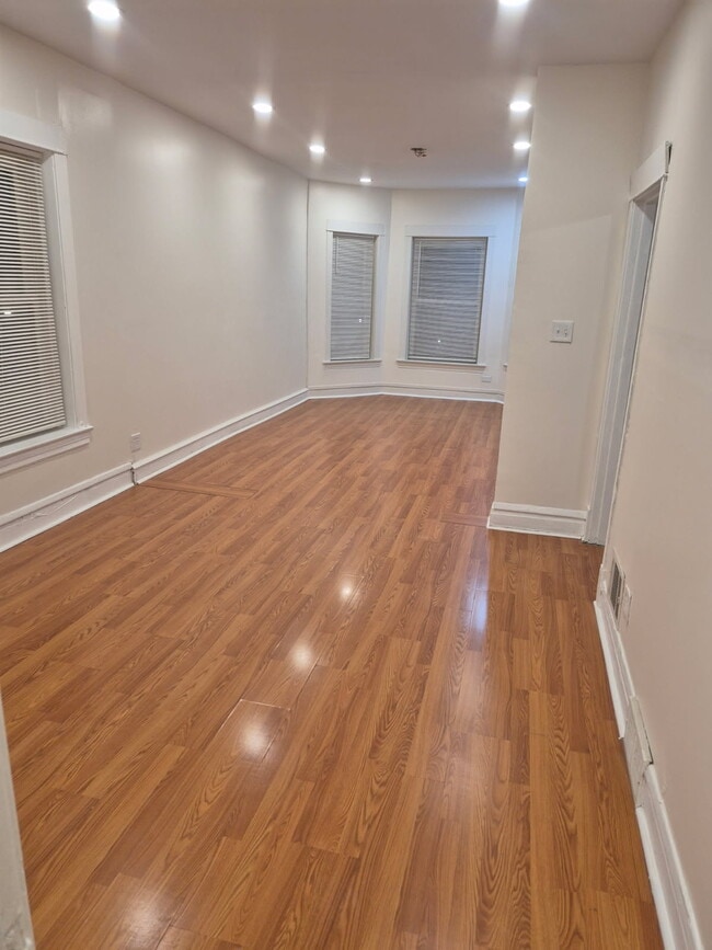 1244 E 70th St, Unit #2