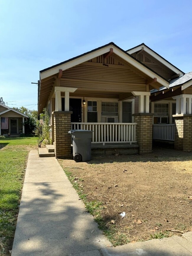 854-856 W 22nd St in Merced, CA - Building Photo - Building Photo