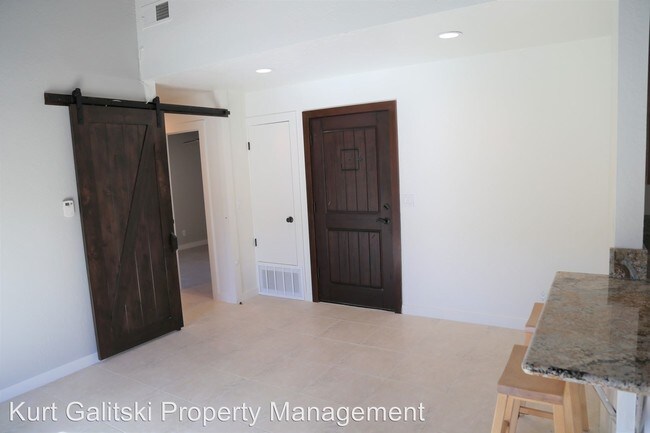 207 Oswego Ave in Huntington Beach, CA - Building Photo - Building Photo