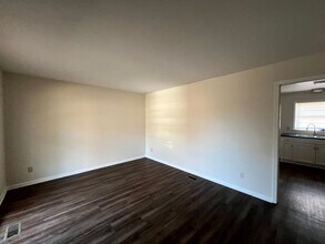 944 Lark Dr in Fayetteville, NC - Building Photo - Building Photo
