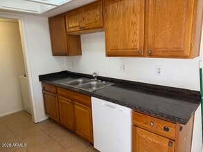 8101 N 31st Dr in Phoenix, AZ - Building Photo - Building Photo