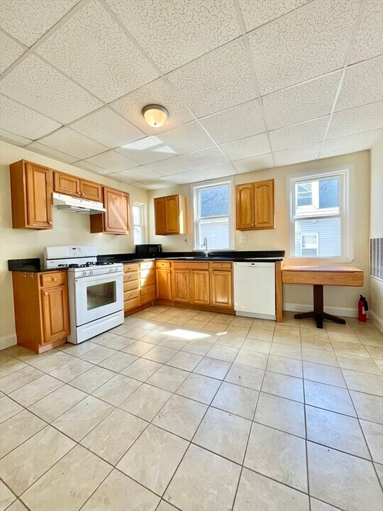 45 Chestnut Ave, Unit 2 in Boston, MA - Foto de edificio