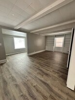 5302 East Dr in Loves Park, IL - Building Photo