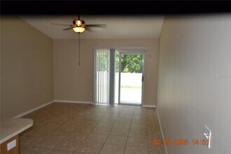 10131 Cedar Dune Dr in Tampa, FL - Building Photo - Building Photo