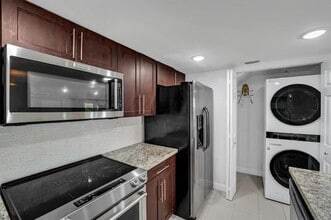 4550 SW 68th Court Cir in Miami, FL - Building Photo - Building Photo