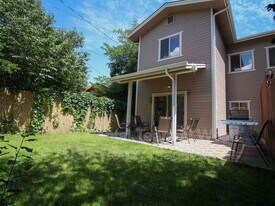 2325 N East St in Flagstaff, AZ - Building Photo